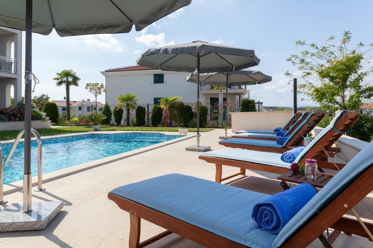 Deluxe Apartment Vila Carissa Малинска Екстериор снимка