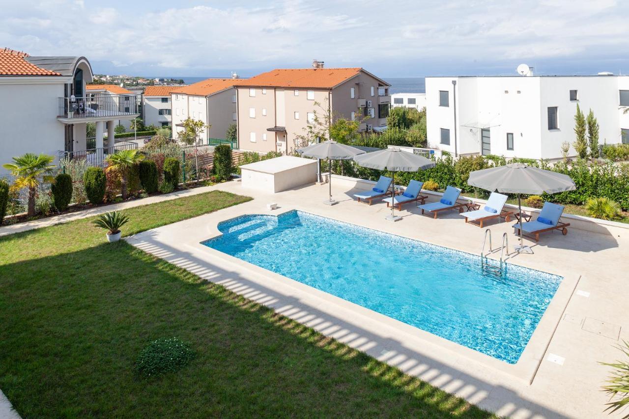 Deluxe Apartment Vila Carissa Малинска Екстериор снимка