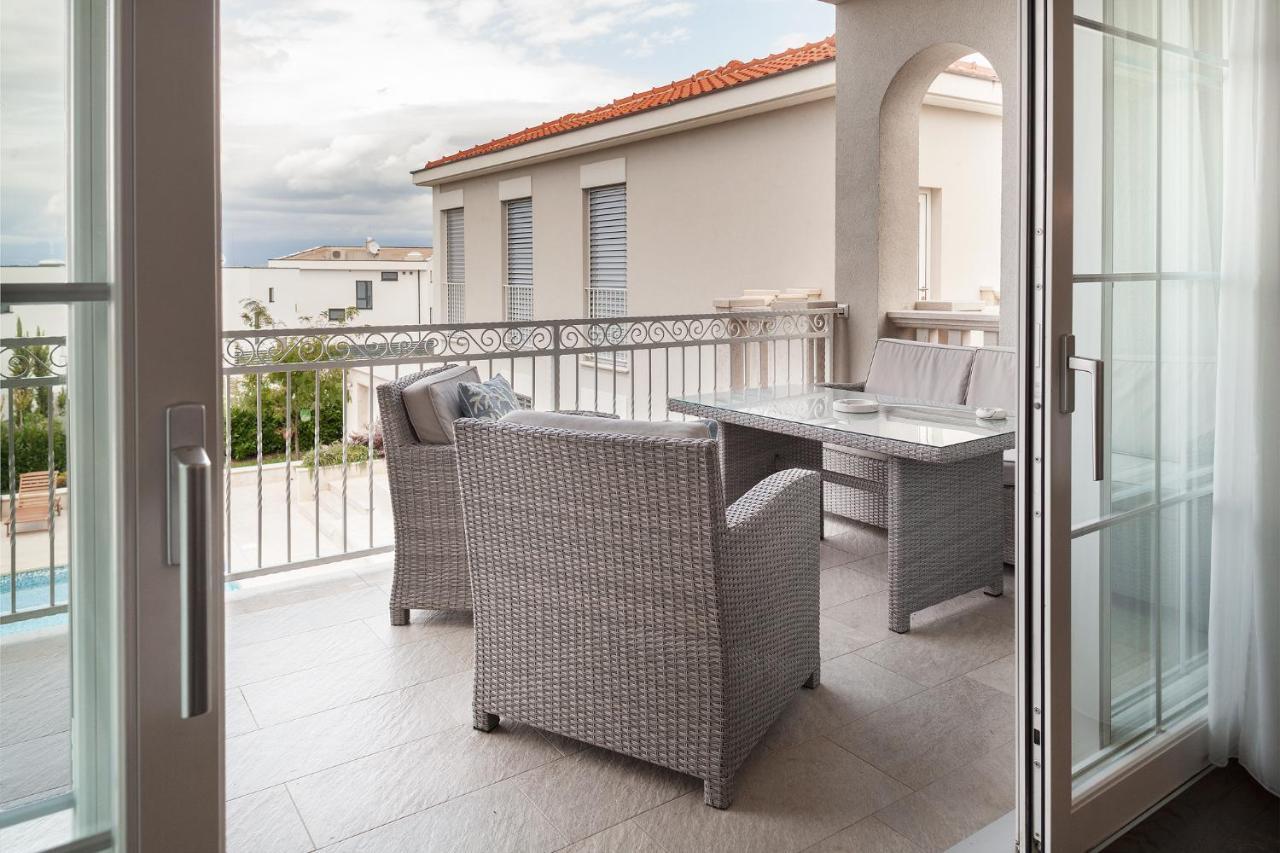 Deluxe Apartment Vila Carissa Малинска Екстериор снимка